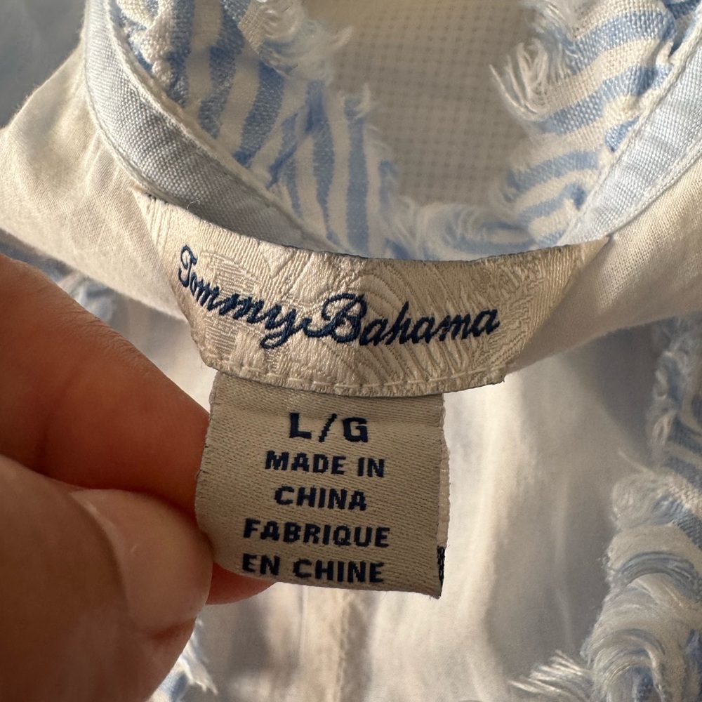 Tommy Bahama Light Blue and White Frayed Edge Top - Picture 4 of 10